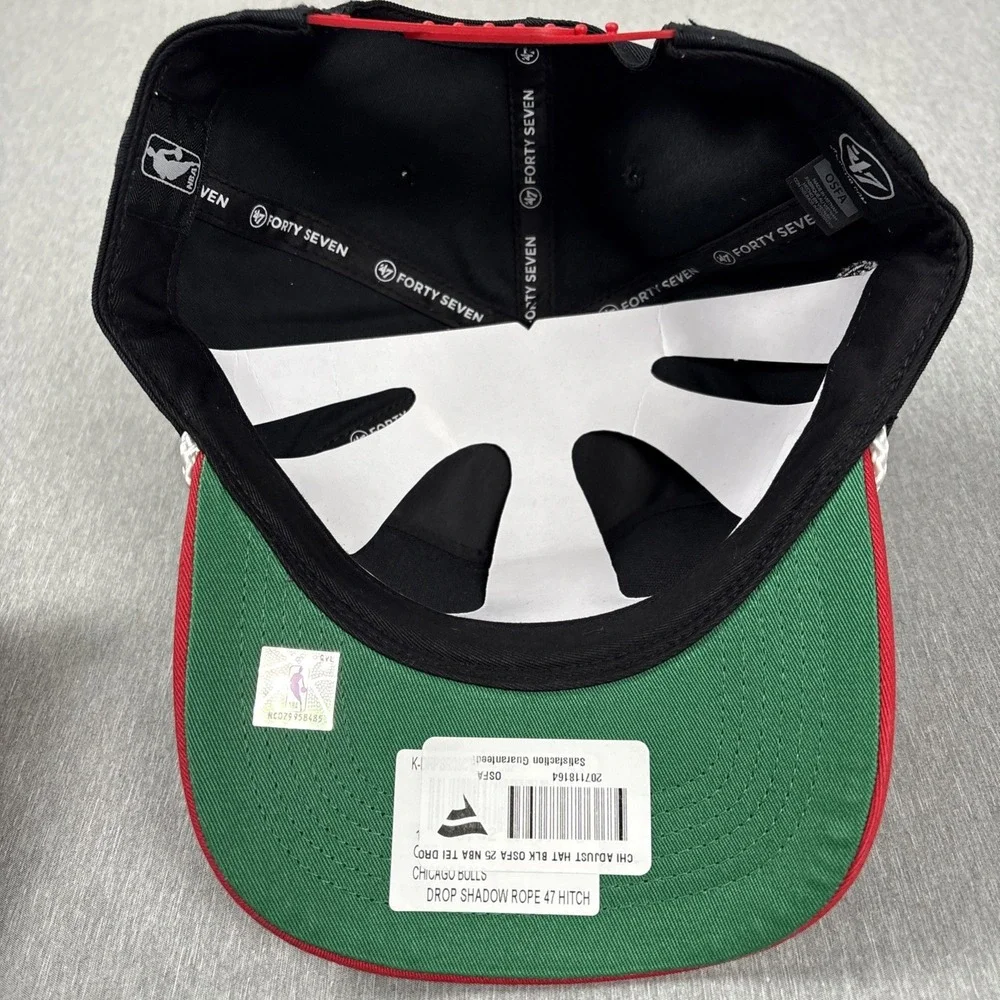 Chicago Bulls '47 Hitch Rope Script Adjustable Black / Red Snapback Hat NBA